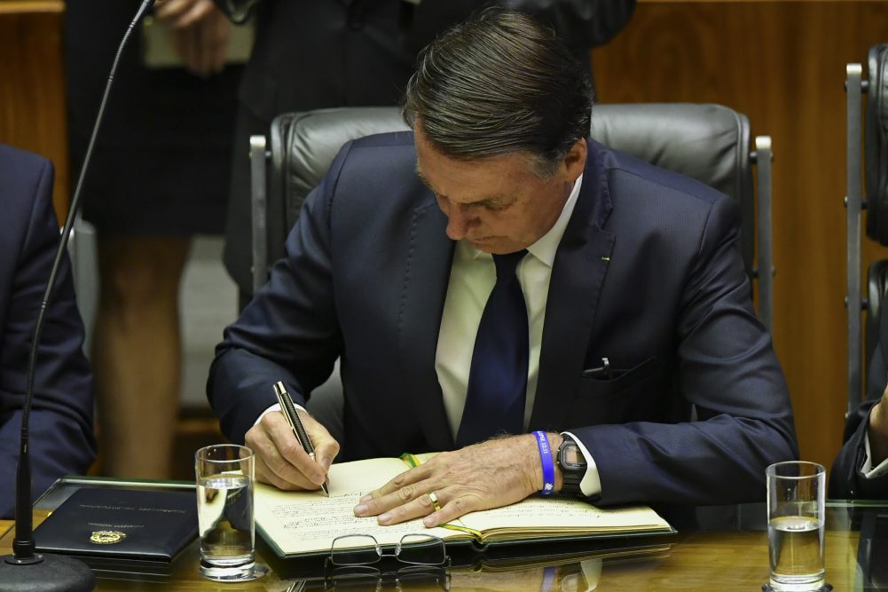 Presidente Jair Bolsonaro assinou a Medida Provisória 907