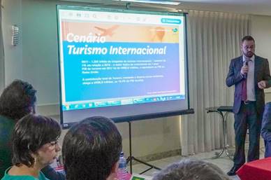Plano de promoção internacional é apresentado pela Embratur em reunião no Fórum Nacional de Turismo
