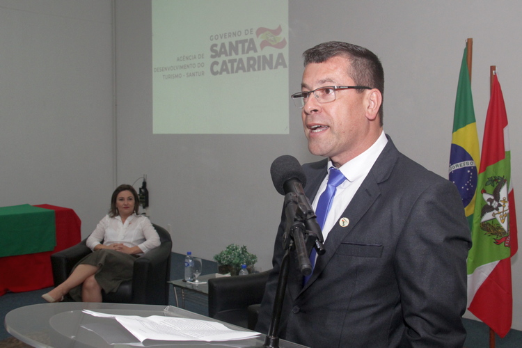 Divulgado desempenho da hotelaria nacional durante o mês de outubro-Nilton Pacheco - Novos membros do Conselho Estadual de Turismo tomam posse na Santur