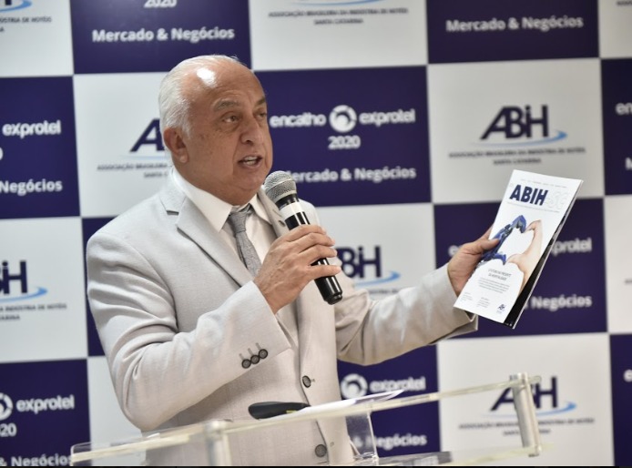 Novembro chegou e com ele uma data muito importante para a Associação Brasileira da Indústria de Hotéis de Santa Catarina – ABIH-SC, o Dia do Hoteleiro.