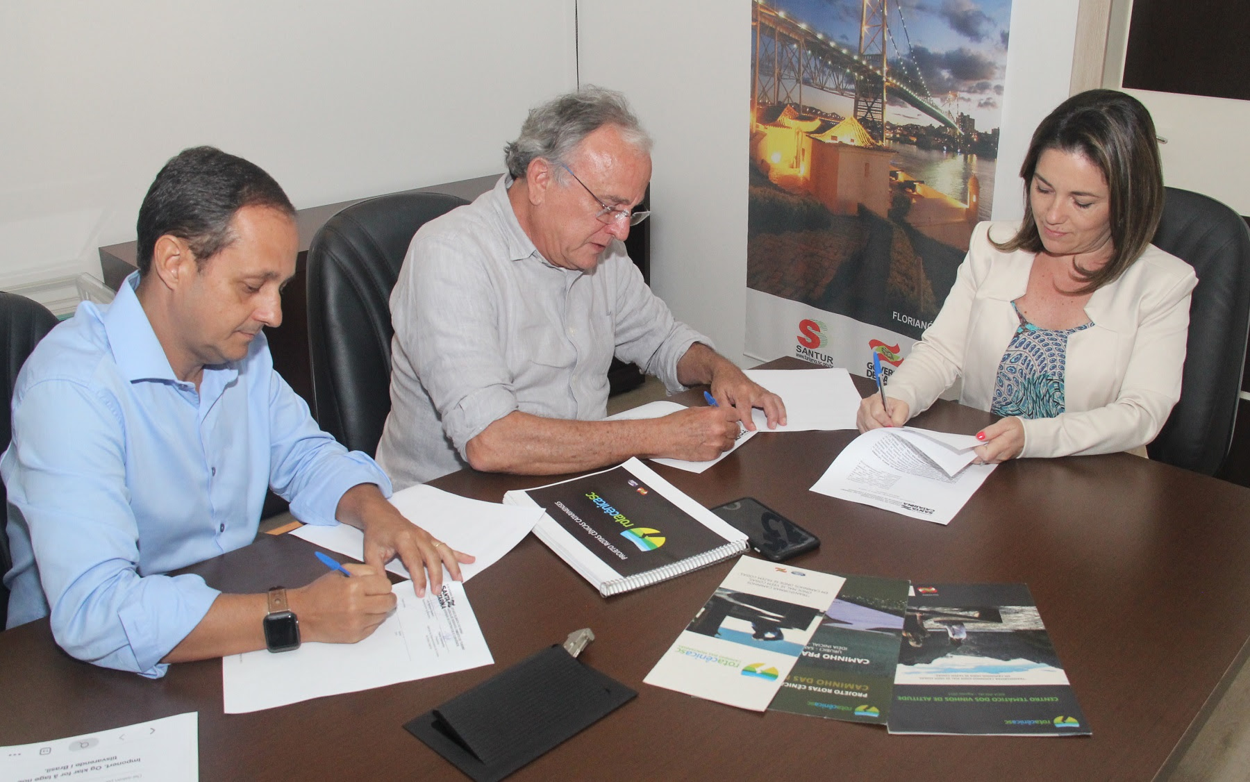 acordo de cooperação técnica entre a Agência de Desenvolvimento do Turismo (Santur) e a empresa Biosfhera Empreendimentos Ambientais para a execução do projeto Rotas Cênicas Catarinenses