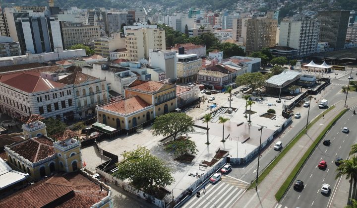 Começou- O Largo da Alfândega, em Florianópolis (SC), foi reaberto após revitalização