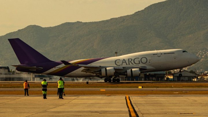 Airport Floripa recebe boeing 747-400 F um dos mais apreciados da aviação!