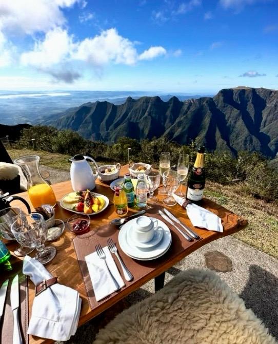 rio do rastro Floripa Airport comemora marca de 1 milhão de passageiros internacionais em 2025